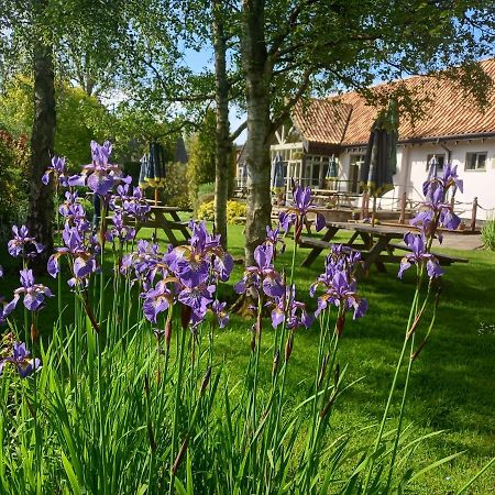 Golden Ball Hotel Elsworth Zewnętrze zdjęcie