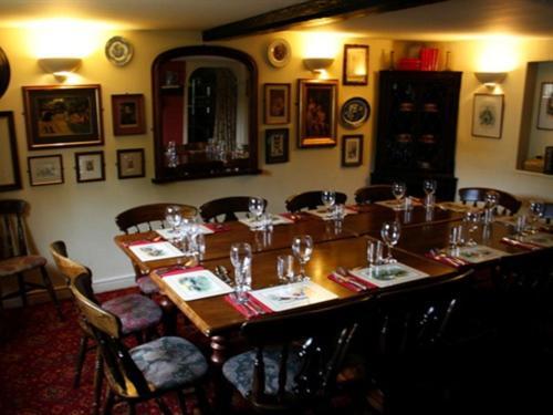 Golden Ball Hotel Elsworth Zewnętrze zdjęcie