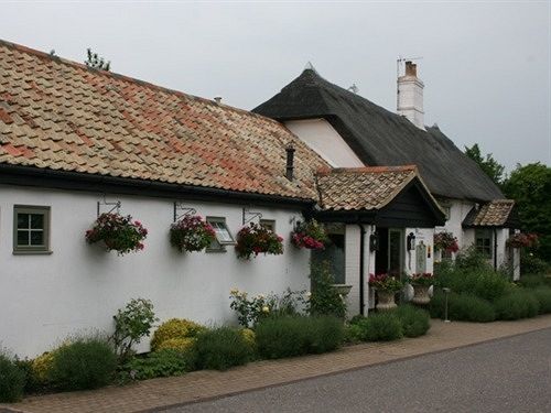Golden Ball Hotel Elsworth Zewnętrze zdjęcie